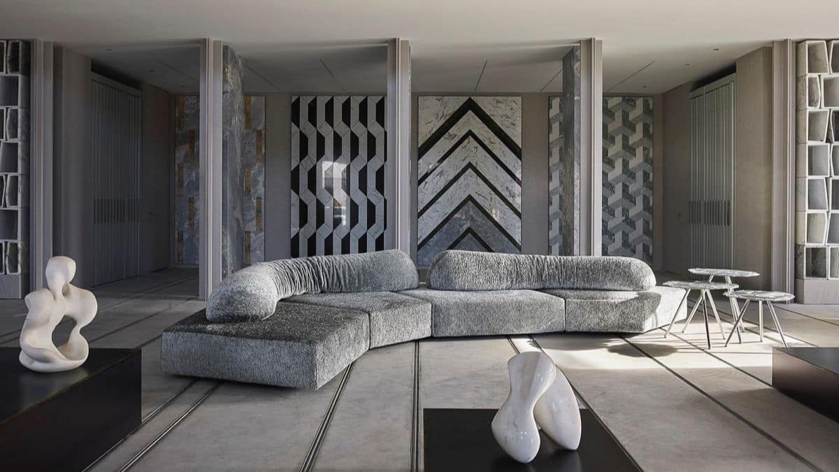 Read more about the article EDRA: ON THE ROCKS SOFA AVAILABLE ON DISPLAY