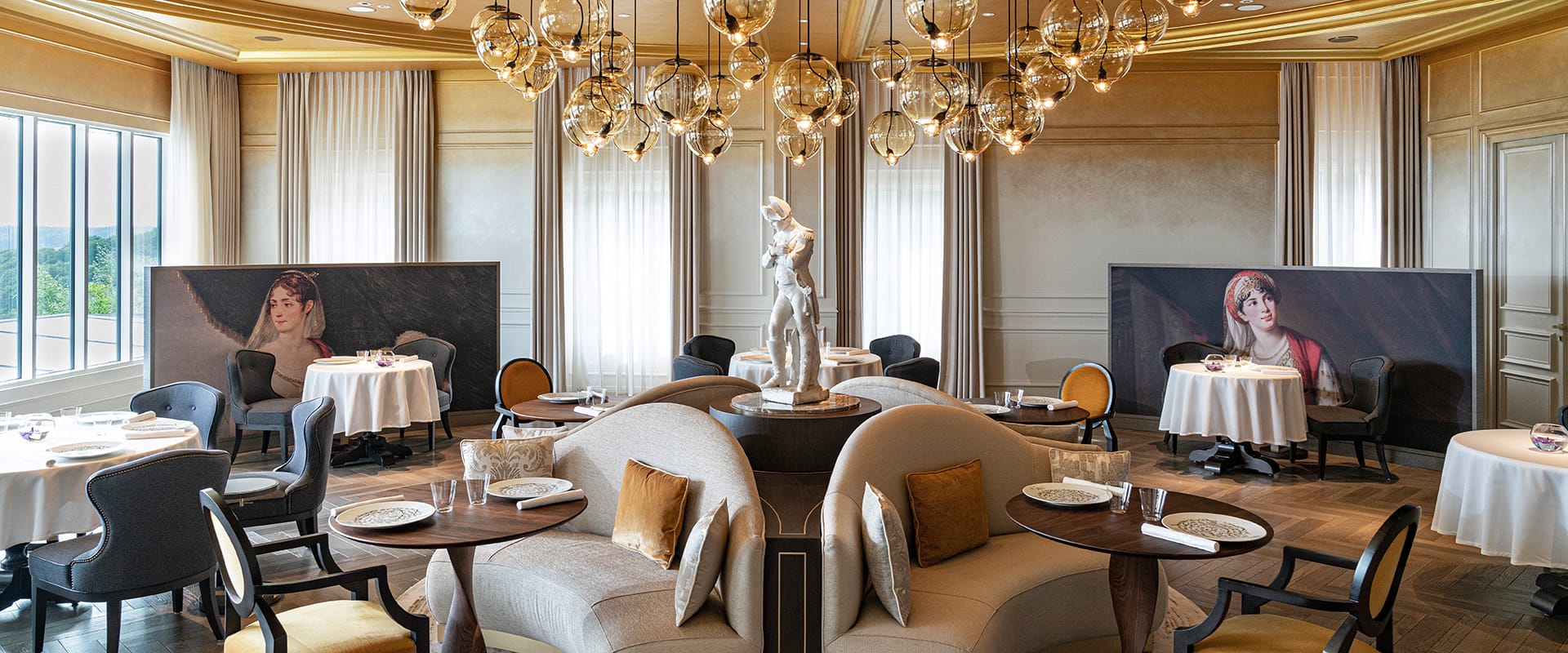 Read more about the article Sparkling lights: the Meltdown lamps illuminate Le Royal