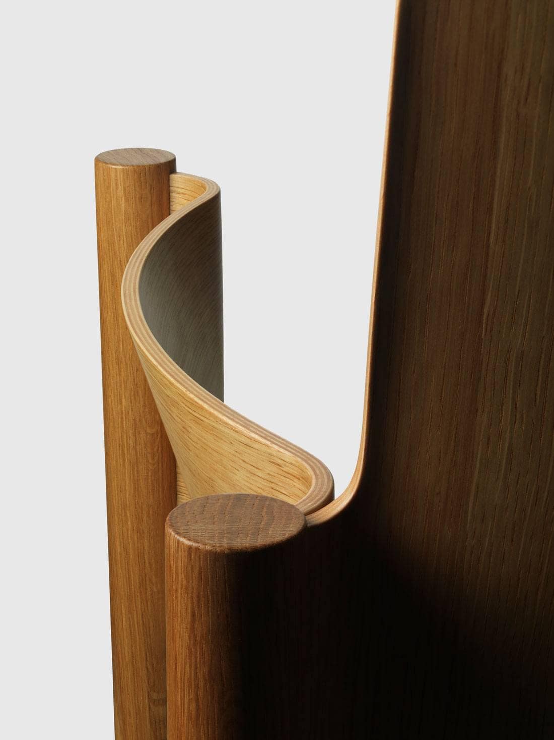 Read more about the article KOYORI: PRODUCT STORY: MASTERING MOLDED PLYWOOD – THE KAWARA ARMCHAIR Vol. 2