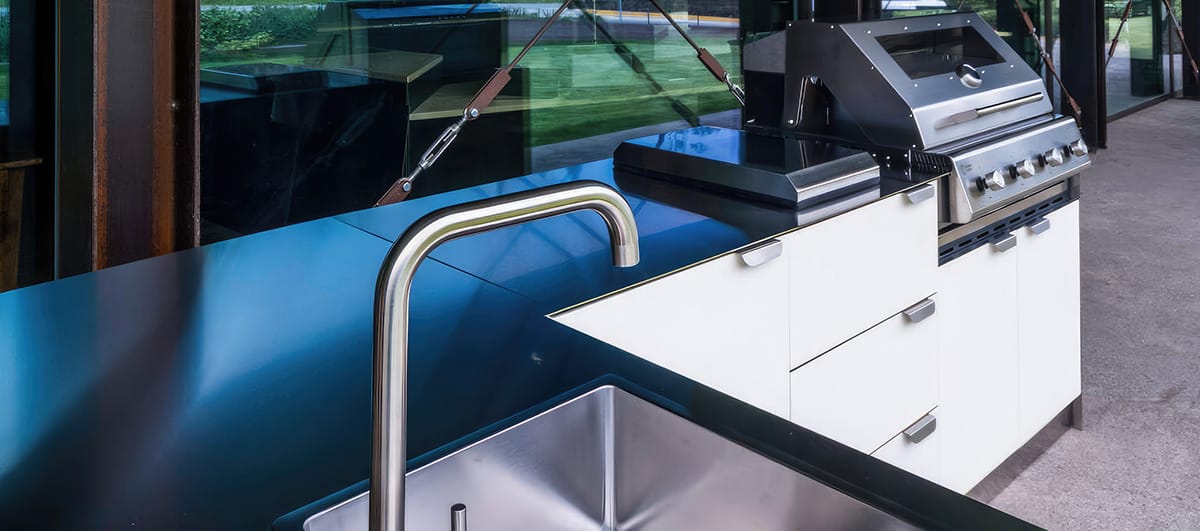 Read more about the article OF outdoorkitchens: Outdoor Kitchens