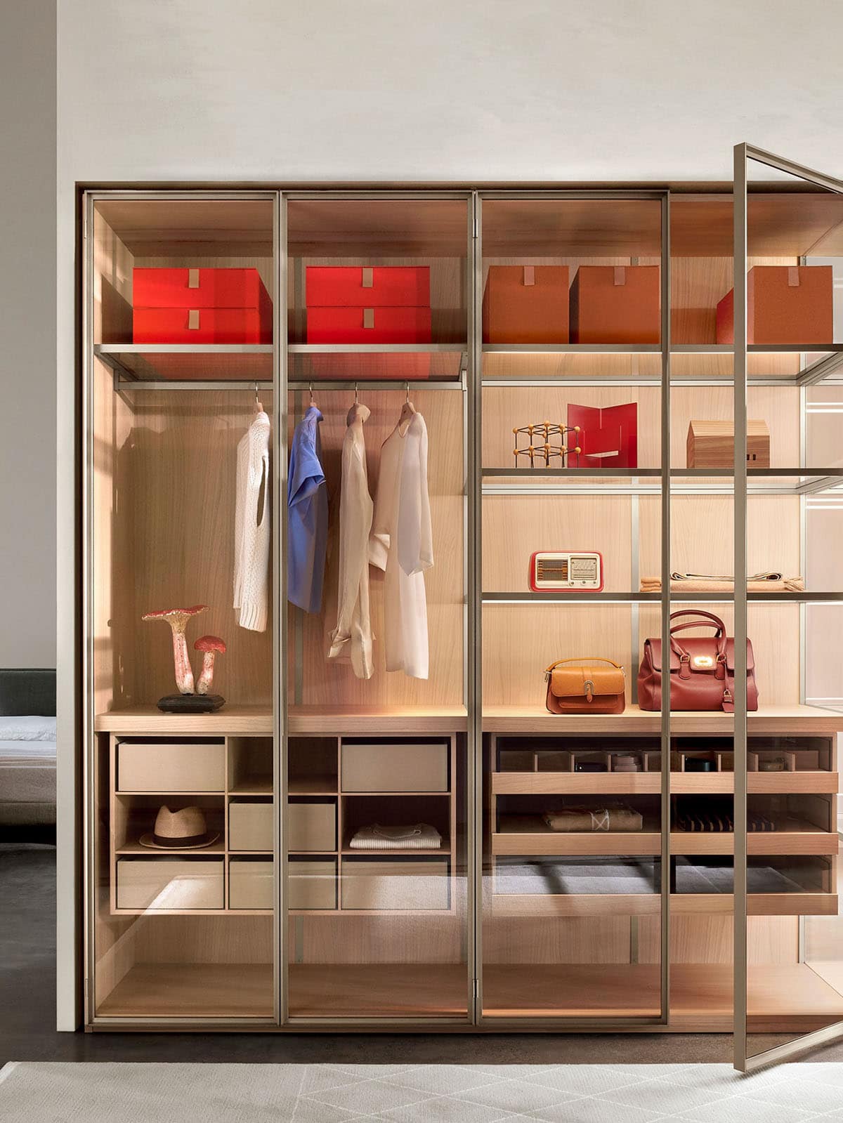 CLOSETS